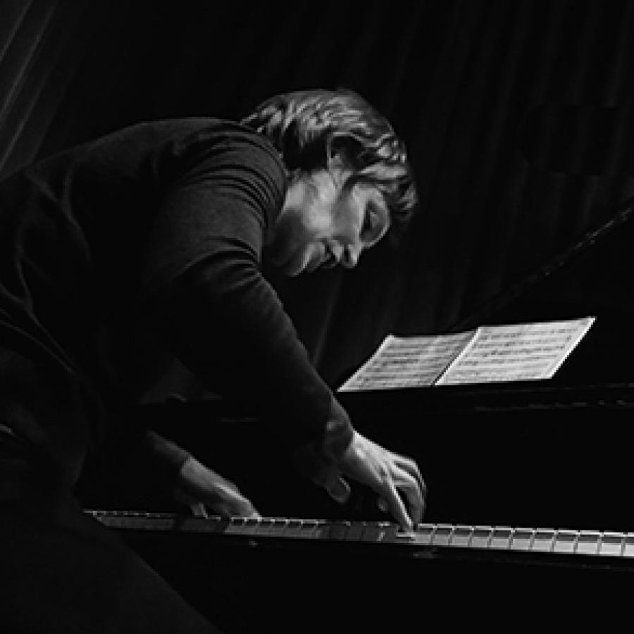 Key Time : Eve Beuvens